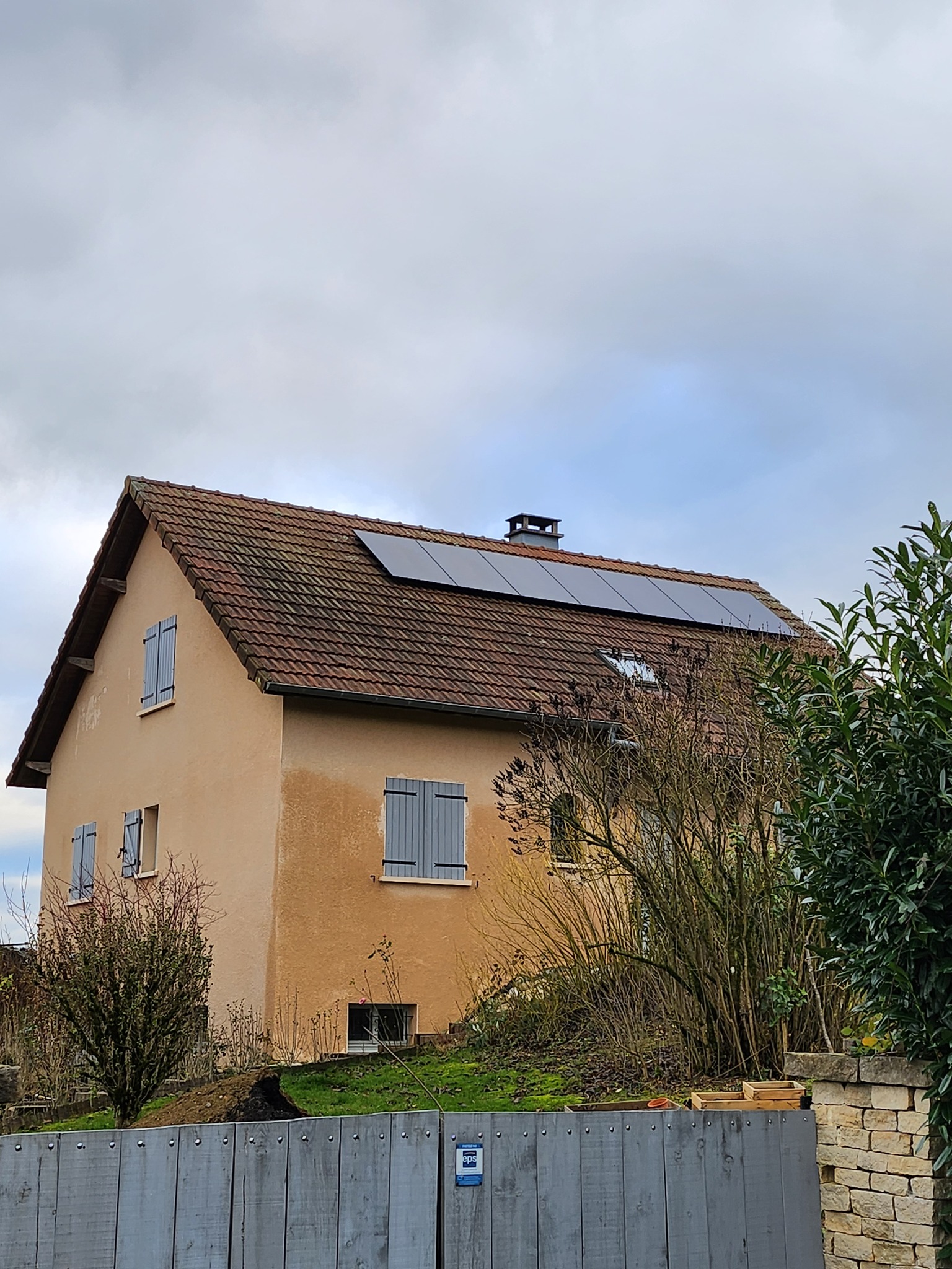 Pose d'un kit photovoltaïque en autoconsommation de 3 kWc à Charmois (90)